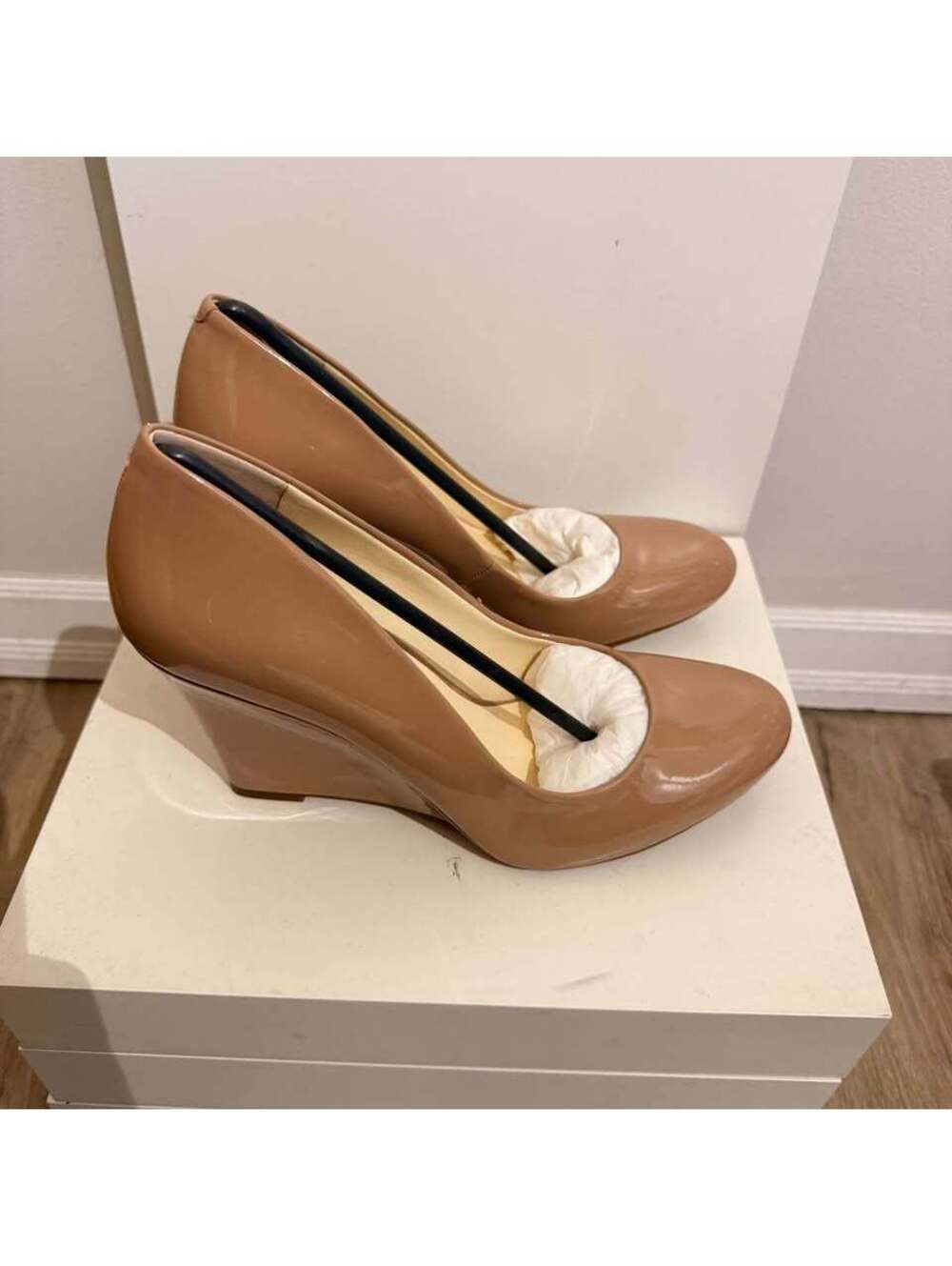Jessica Simpson Nude Faux Patent Leather Wedges Brand New Women's 9